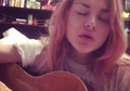 Anak Kurt Cobain Pamerkan Lagu Terbaru Buatannya Lewat Instagram