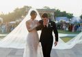 So Sweet! Diambil dari Potongan Renda Gaun Priyanka Chopra, Nick Jonas Selipkan Kata Ini Didalam Kerah Tuksedonya