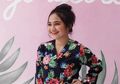 Serunya Cara Syifa Hadju Padu Padan Outfit Floral. Intip Yuk!