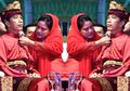 Gendong Sedah Mirah, Iriana Jokowi Tampil Cantik dengan Jaket Denim yang Kekinian Bak Anak Muda
