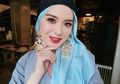 Makin Stand Out Seperti Ayana Moon, Ini 5 Lipstik Merah Cerah yang Bisa Dicoba!