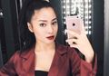 Kerap Tampil Glamor, Ini 6 Gaya Kasual Simpel Nikita Willy yang Enggak Kalah Modis!