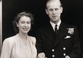 Rahasia Romantis di Balik Cincin Ratu Elizabeth II, Bikin Meleleh!
