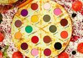 Unik! Berbentuk Pizza, Palette Eyeshadow Ini Bisa Bikin Lapar