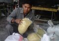 Polisi Gerebek Pabrik Mi Berformalin, Kenali Ciri-cirinya Berikut Ini