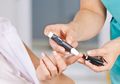 Bagaimana Mengelola Diabetes di Tempat Kerja? Ini 8 Tipsnya, Salah Satunya Ngemil Sehat