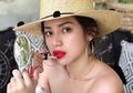 Jessica Iskandar Pakai Topi Mirip Bahan Plastik Berharga Fantastis