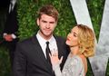 Tak Terekspos Media, Miley Cyrus dan Liam Hemsworth Akhirnya Resmi Menikah!