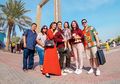 Ruben Onsu Ajak Keluarga Besar Kulineran Di Dubai, Cantik dan Modisnya Ibunda Sarwendah Jadi Sorotan!