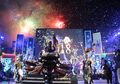 Ajak Keluarga Rayakan Malam Tahun Baru dengan Serunya Gaya 90-an, yuk!
