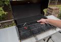 Cara Membuat BBQ, Begini Cara Membersihkan Alat Bakar Sebelum Pesta BBQ! Super Mudah