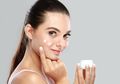 4 Kandungan dalam Produk Kecantikan yang Mampu Melembapkan Kulit, Apa Saja?