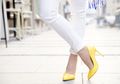 5 Langkah Tampil Chic dengan Celana Skinny Jeans Putih