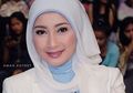 Tak Terekspos, Begini Megahnya Fasad Rumah Desy Ratnasari di Sukabumi yang Asri!