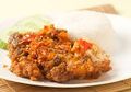 Masak Ayam Geprek Pedas di Rumah dengan Aneka Sambal, Ini Caranya