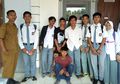Nggak Punya Seragam, Pelajar SMA Korban Tsunami Banten Tetap Sekolah Hari Pertama