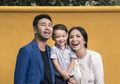 Sang Anak Demam Tinggi Hingga Muntah-muntah, Nagita Slavina Asyik Minum Di Cafe Bersama Wanita Ini