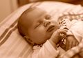 Penting! Tidur Seranjang dengan Bayi Banyak Manfaatnya, Jangan Ragu Lagi!