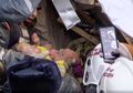 Terkubur di Puing-puing Bangunan Runtuh Selama 35 Jam, Bayi 10 Bulan Ditemukan Selamat, Namun Kondisinya Mengkhawatirkan