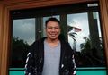 Baru Sebulan Menduda, Vicky Prasetyo Kepergok Suap-suapan Popcorn dengan Wanita Lain, Warganet: 'Drama Apalagi Ini?'