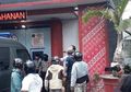 Video Suasana Mencekam Kericuhan Rutan Kelas IA Surakarta, Massa Saling Lempar Batu dan Pecahan Genting Berserakan