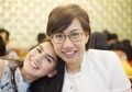 Tak Kalah Cantik dan Modis dari Sang Anak, Begini Potret Ibunda Irish Bella, Bak Anak Muda!