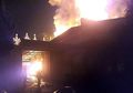 Gudang Plastik di Tasikmalaya Terbakar, Petugas Kesulitan Memadamkan Api Gara-gara Warga Berkerumun di Sekitar Lokasi