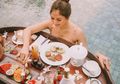 Pengin Selfie dengan Makanan? Ini 8 Inspirasinya ala Seleb Indonesia!