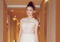 Tampil Stunning dengan 5 Model Dress Ala Amanda Rawles Buat Outfit Kondangan!