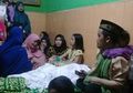 Temani Sang Istri di Momen Terakhir, Tangis Ustaz Maulana Pecah Hantarkan Nuraliyah ke Rumah Duka