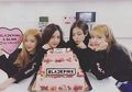 Sukses Hibur Ribuan Fans di Jakarta, Jisoo dan Rose BLACKPINK Malah Salfok dengan Benda Tak Biasa di Hotel Mereka Ini!
