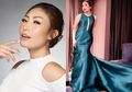 Nggak Kalah dari Luna Maya, Intip Gaya Seksi Ayu Dewi dengan Dress