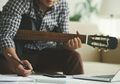 Pengen Bikin Karya Musik? Ini 5 Tips Bikin Lirik Lagu Berkualitas