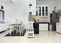Inspirasi Desain Rumah 200 m2, Serba Monokrom Tapi Tak Monoton