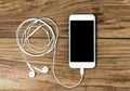 Mulai Sekarang, Jangan Lagi Pinjamkan Earphone pada Teman Meski akan Dibilang Pelit, Ini Alasannya!