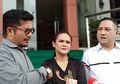 Jalani Sidang Cerai Lanjutan, Shezy Idris dan Suami Adu Mulut di Ruang Sidang