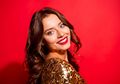Tampil Cetar dengan Inspirasi Makeup Bernuansa Merah dan Emas untuk Rayakan Imlek