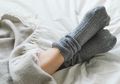 Selain Bikin Nyenyak, Ini Manfaat Lain Memakai Kaus Kaki Saat Tidur