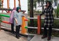 Kepergok Beberapa Kali, Ternyata Ibu Risma Suka Pake Sepatu Boots Dr Martens!