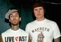 Travis Barker Ngaku Pernah Diajak Tom DeLonge Nyari UFO dan Bigfoot