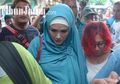 Jenguk Ahmad Dhani di Rutan Medaeng, Mulan Jameela Hanya Terdiam dan Dijaga 6 Pria Berbadan Tegap