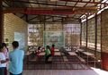 Bukan Batu Bata, Sekolah Ini Bangunannya Serba Alami Sampai Gunakan Campuran Singkong!