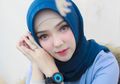 Kepoin Manisnya 5 Fashion Selebgram Hijab, Ayu Indriati dengan Hijab Biru!