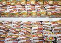 Dari Jadi Donat Hingga Lilin, Ini 7 Bentuk 'Penistaan' Indomie di Dunia