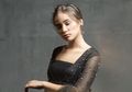 5 Model Dress Ala Aurora Ribero Buat Outfit Kondangan yang Elegan!