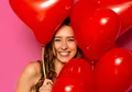Bagaimana Bila Anda Sendirian di Hari Valentine? Rayakan Saja dengan Membahagiakan Orang Lain