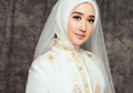 Stunning Buat Kondangan, Ini 7 Ide Outfit Glamor Dian Pelangi Bahan Kain Songket Palembang