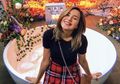 Cute! Yuk Intip 5 Cara Beby Tsabina Padu Padan Rok Motif Plaid!