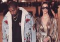 Ada Kenny G di Kejutan Valentine Kanye West Buat Kim Kardashian!