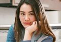 Suka Tampil Simpel? Ini 6 Gaya Aaliyah Massaid dengan Outfit Stripes!